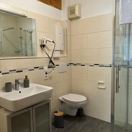 Gemuetliches Mit Balkon Apartman